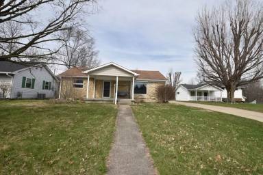 Main picture of 132 E McKenzie Rd