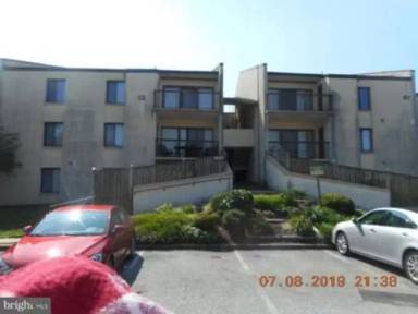 Main picture of 10127 Prince Pl