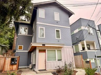 Main picture of 2611 3rd Ave W