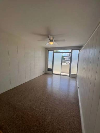 Main picture of 909 University Ave