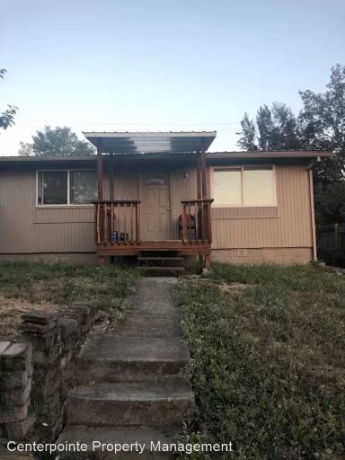 Main picture of 699 NE Clover Ave