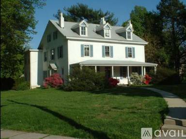 Main picture of 11 E Mercer Ave