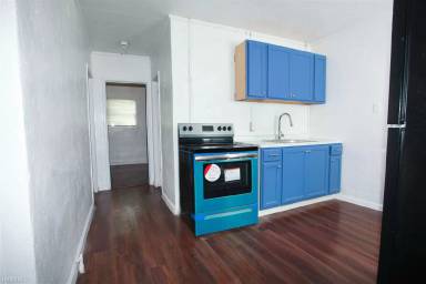 Main picture of The BlueJays Apartments