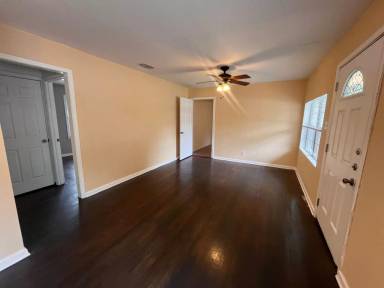 Main picture of 3203 Merrie Lynn Ave