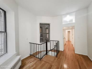 Main picture of 208 W 82nd St