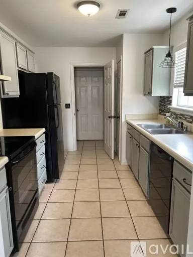 Main picture of 5653 W Fountain St