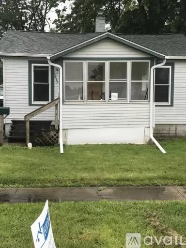 Main picture of 1017 E Elm St