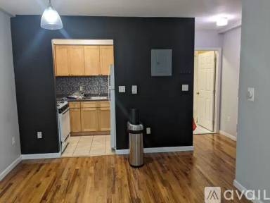 Main picture of 739 Brook Ave