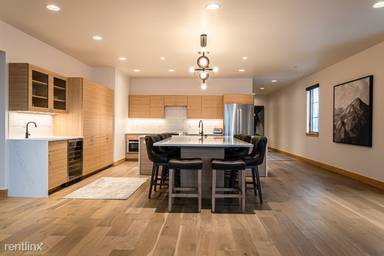 Main picture of 325 Central Ave