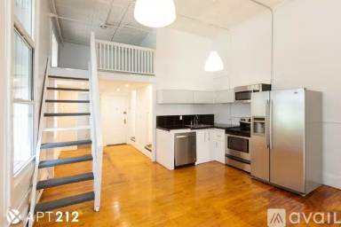 Main picture of 444 Broome St