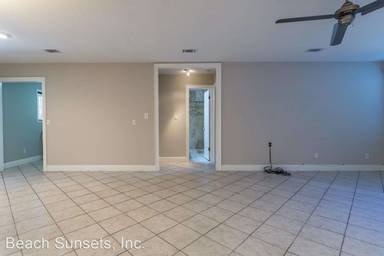 Main picture of 351 Bayshore Dr
