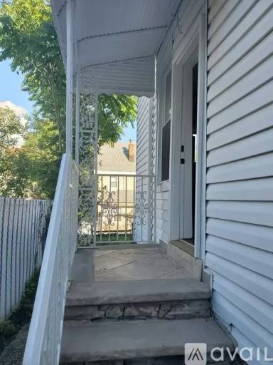 Main picture of 17 Hackett Pl