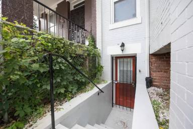 Main picture of 1422 Meridian Pl NW