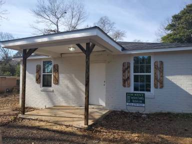 Main picture of 151 Circle Dr