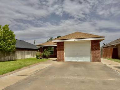 Main picture of 709 S Mineola St
