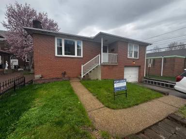 Main picture of 119 E 3rd St