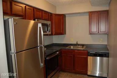 Main picture of 902-906 N Dodge St Apartments