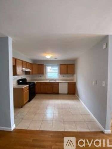 Main picture of 776 S 13th St