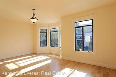 Main picture of 2720 Hyde St