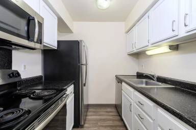 Main picture of 5549 Southfield Dr