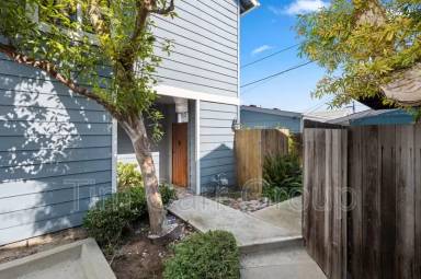 Main picture of 350 Avocado St