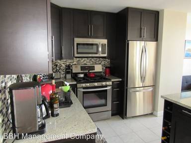 Main picture of 1 Bay Hills Ct