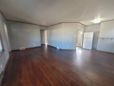 Main picture of 2405 Maple St
