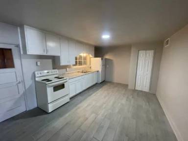 Main picture of 302 W Irvington Rd