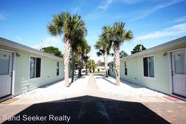 Main picture of 5801 Pinetree Ave