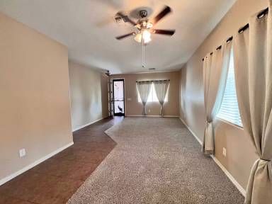 Main picture of 1418 W Crape Rd