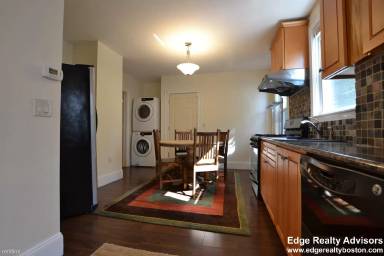 Main picture of 11 Alcott St