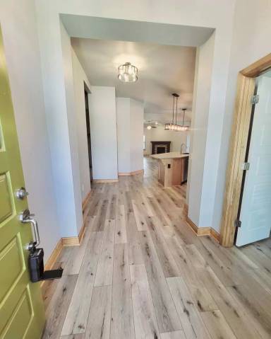 Main picture of 448 Irish Ln
