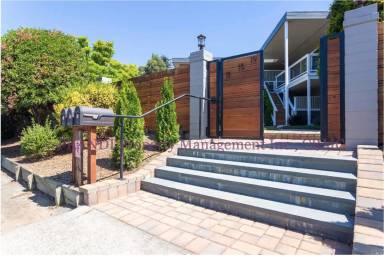 Main picture of 11 Mooring Rd