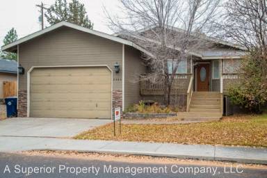 Main picture of 2641 SW Fissure Loop