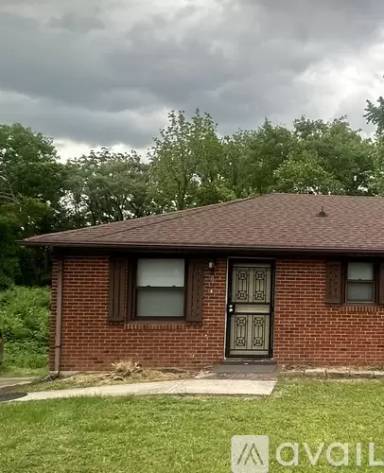 Main picture of 901 W Eastland Ave