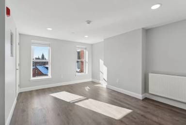 Main picture of 608 Congress St