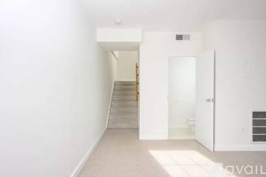 Main picture of 250 Whitwell St