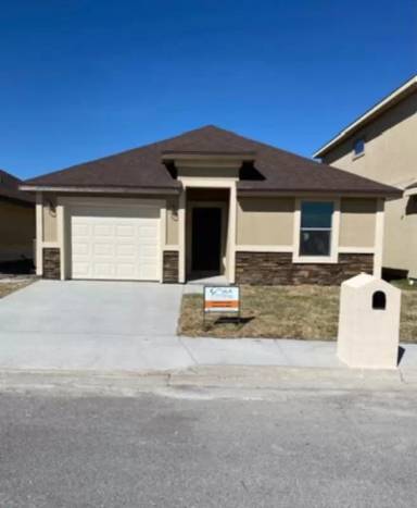 Main picture of 2017 Treasure Oaks Dr
