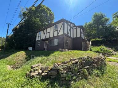 Main picture of 479 Blockhouse Run Rd