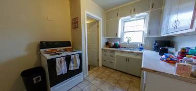 Main picture of 805 Thurston St
