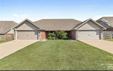Main picture of 3100 SW Deerfield Blvd