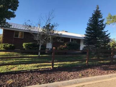 Main picture of 635 E 5th St