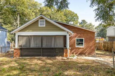 Main picture of 1606 Elleby Rd SE