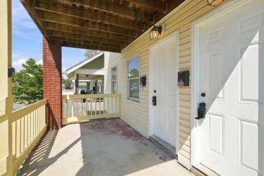 Main picture of 848 Reinhard Ave