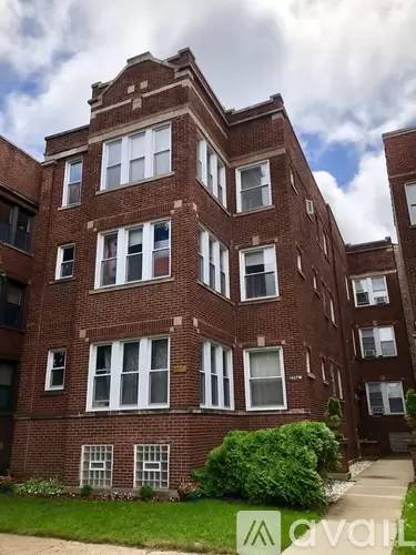Main picture of 1617 W Rascher Ave