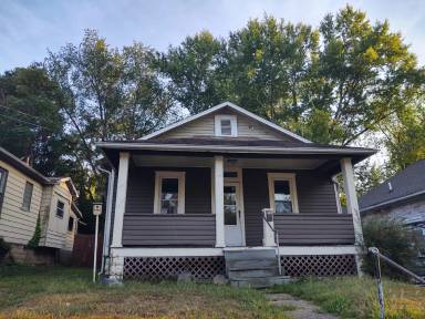 Main picture of 904 Ayers St