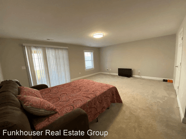 Main picture of 2217 Deyerle Ave