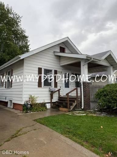 Main picture of 3919 S Clinton St