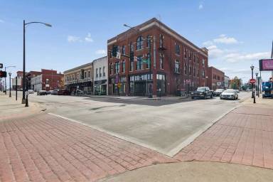 Main picture of 320 W Walnut St