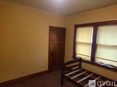 Main picture of 2221 W Highland Ave